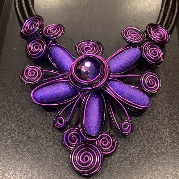 COPY - Purple Necklace new never worn 15in round - Picture 1 of 11